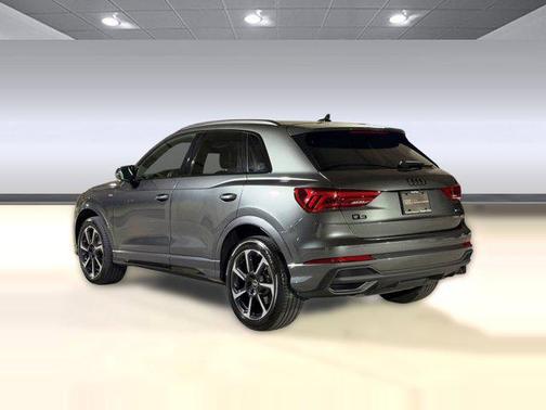 Daytona Gray Pearl Effect 2025 Audi Q3 45 S line Premium Plus