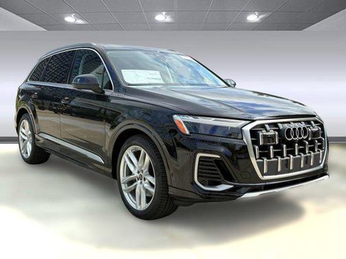2025 Audi Q7 55 Premium Plus