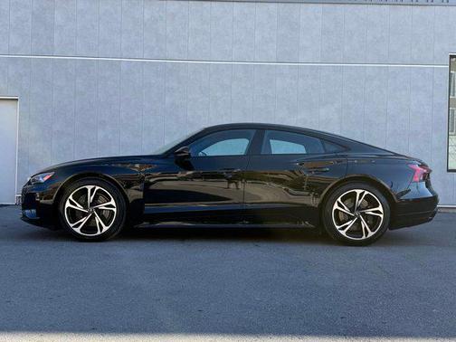 2022 Audi e-tron GT Premium Plus