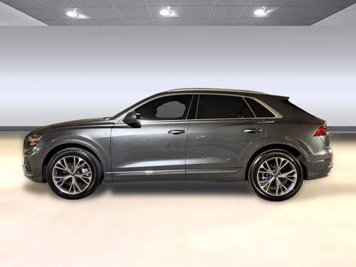 Daytona Gray Pearl Effect 2022 Audi Q8 55 Prestige