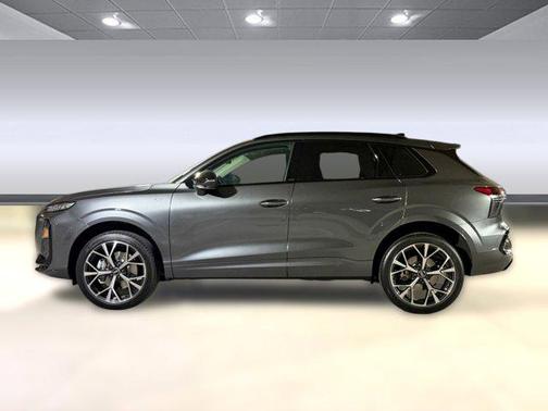 Daytona Gray Pearl Effect 2026 Audi Q3 TFSI quattro S tronic