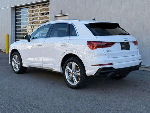 2024 Audi Q3 45 S line Premium Plus