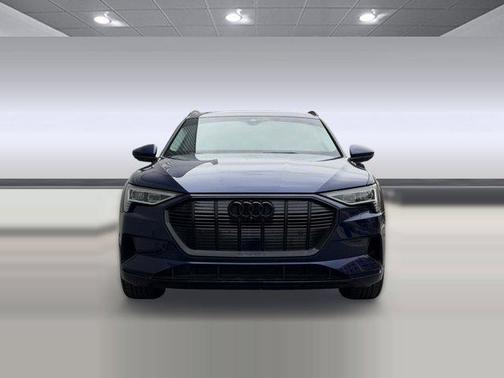 2021 Audi e-tron Premium Plus