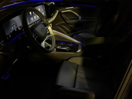 Daytona Gray Pearl Effect 2026 Audi Q5 Sportback Premium Plus TFSI quattro S tronic