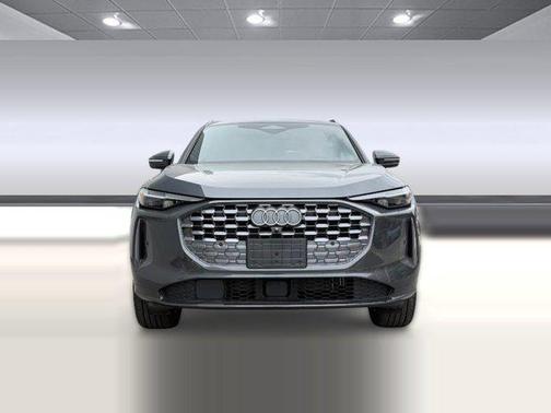 Tambora Gray Metallic 2025 Audi Q5 Premium Plus TFSI quattro S tronic