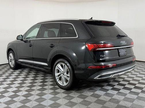 2023 Audi Q7 45 Premium Plus