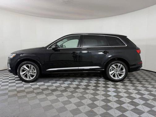 2023 Audi Q7 45 Premium Plus