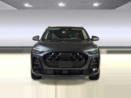 Daytona Gray Pearl Effect 2026 Audi Q5 Prestige TFSI quattro S tronic