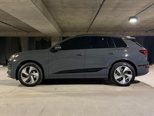 Magnet Gray 2025 Audi Q6 e-tron Premium Plus quattro