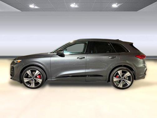 Daytona Gray Pearl Effect 2026 Audi SQ5 3.0T Premium Plus
