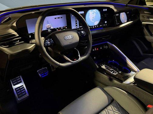 Daytona Gray Pearl Effect 2026 Audi SQ5 3.0T Premium Plus