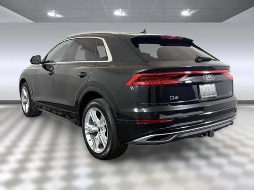 2022 Audi Q8 55 Premium Plus