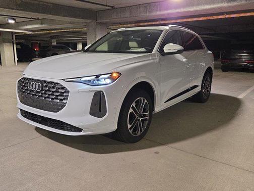 2025 Audi Q5 Premium