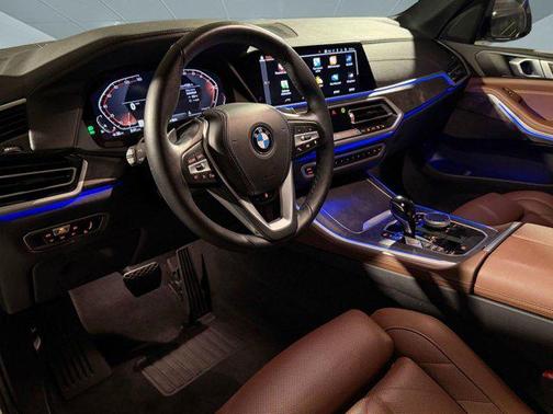 Mineral White Metallic 2023 BMW X5 xDrive40i