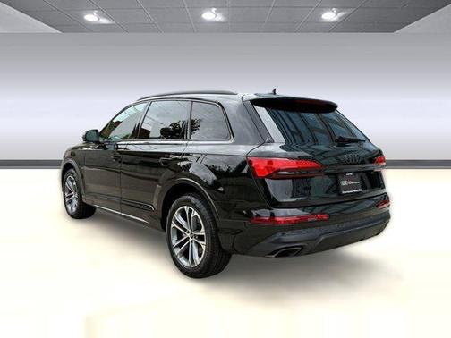 2026 Audi Q7 45 Premium