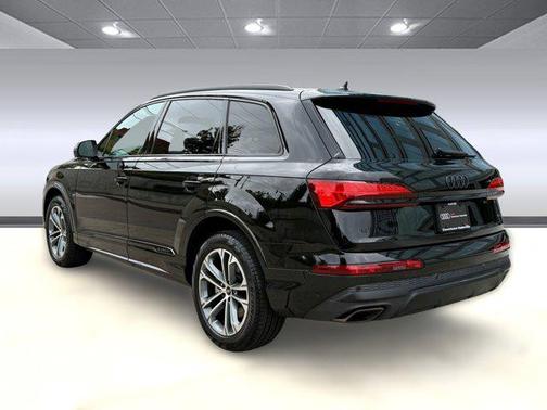 2026 Audi Q7 45 Premium