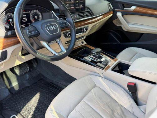 2023 Audi Q5 45 S line Premium Plus