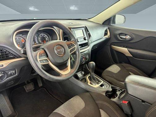2017 Jeep Cherokee Sport