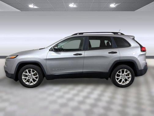 2017 Jeep Cherokee Sport
