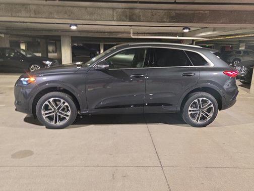 2025 Audi Q5 Premium