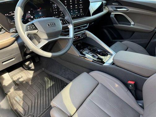 2025 Audi Q5 Premium Plus TFSI quattro S tronic