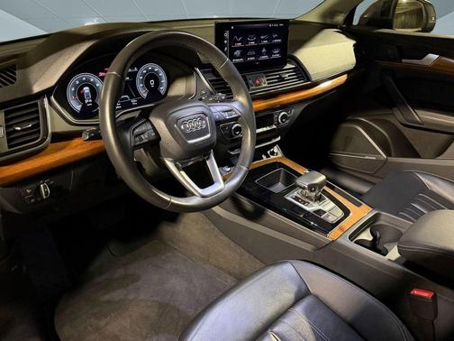 Chronos Gray Metallic 2023 Audi Q5 45 S line Premium Plus