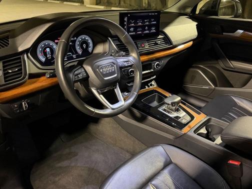 Chronos Gray Metallic 2023 Audi Q5 45 S line Premium Plus