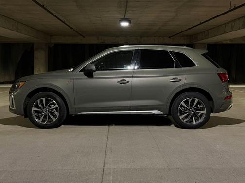 Chronos Gray Metallic 2023 Audi Q5 45 S line Premium Plus