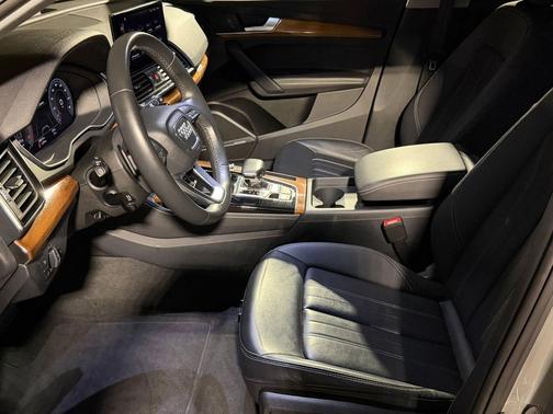 Chronos Gray Metallic 2023 Audi Q5 45 S line Premium Plus