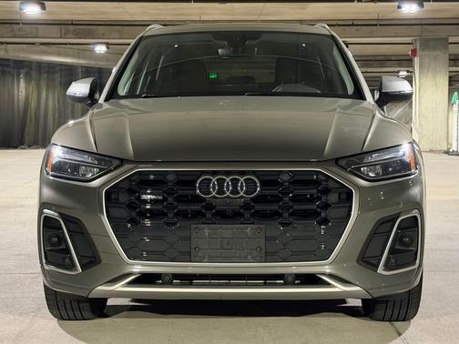 Chronos Gray Metallic 2023 Audi Q5 45 S line Premium Plus