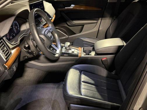 Chronos Gray Metallic 2023 Audi Q5 45 S line Premium Plus