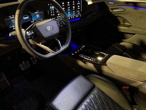 Magnet Gray 2025 Audi SQ6 e-tron Premium Plus quattro