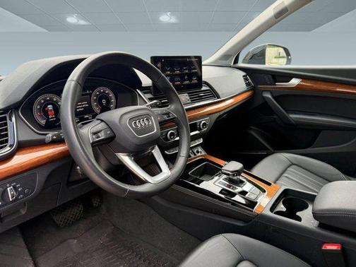 2023 Audi Q5 45 S line Premium Plus