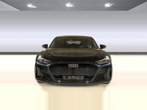 Mythos Black Metallic 2024 Audi e-tron GT Prestige quattro