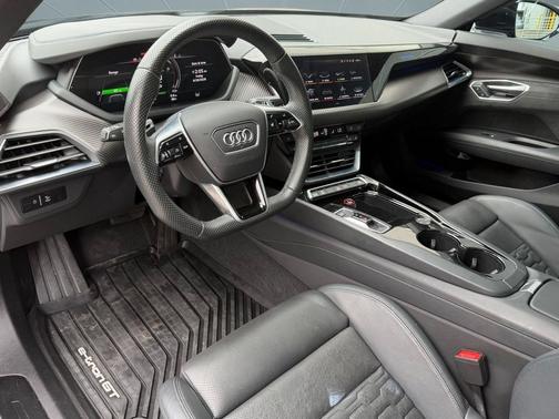 Mythos Black Metallic 2023 Audi e-tron GT Premium Plus quattro