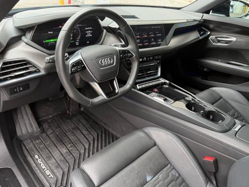 Mythos Black Metallic 2023 Audi e-tron GT Premium Plus quattro