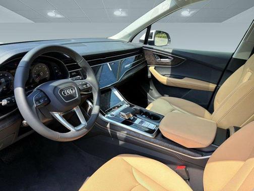 2025 Audi Q7 55 Premium Plus