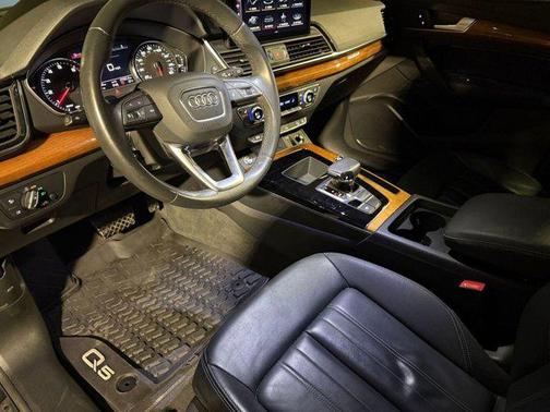 2023 Audi Q5 45 S line Premium