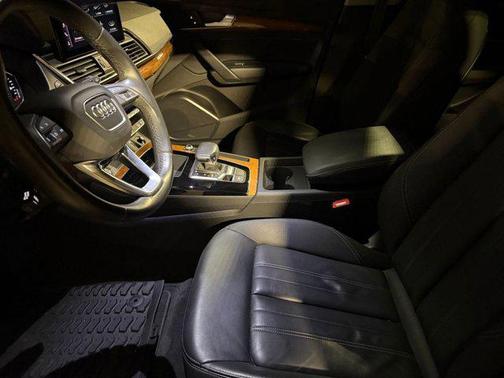 2023 Audi Q5 45 S line Premium