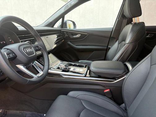 2025 Audi Q7 55 Prestige