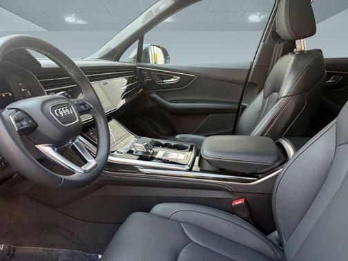 2025 Audi Q7 55 Prestige