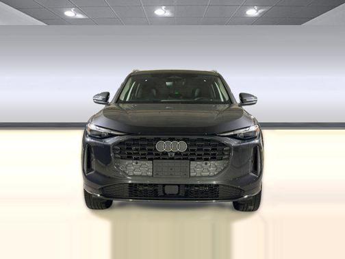 Tambora Gray Metallic 2025 Audi Q5 Premium TFSI quattro S tronic