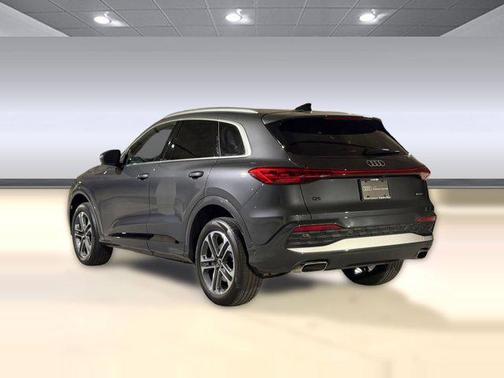 Tambora Gray Metallic 2025 Audi Q5 Premium TFSI quattro S tronic