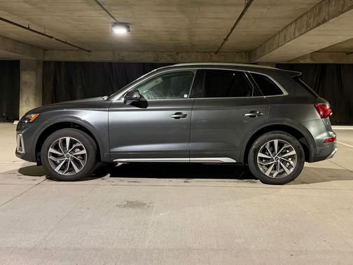 Daytona Gray Pearl Effect 2023 Audi Q5 45 S line Premium Plus