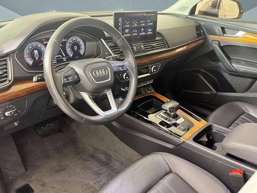 Florett Silver Metallic 2023 Audi Q5 45 S line Premium Plus