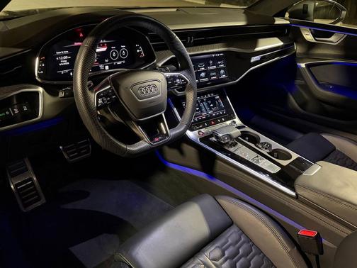 Mythos Black Metallic 2024 Audi RS 7 4.0T Performance