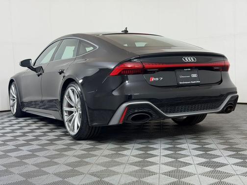 Mythos Black Metallic 2024 Audi RS 7 4.0T Performance