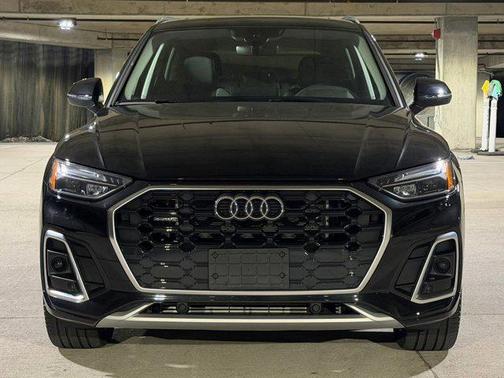 Mythos Black Metallic 2024 Audi Q5 55 S line Premium