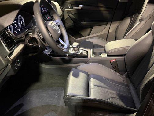 Mythos Black Metallic 2024 Audi Q5 55 S line Premium