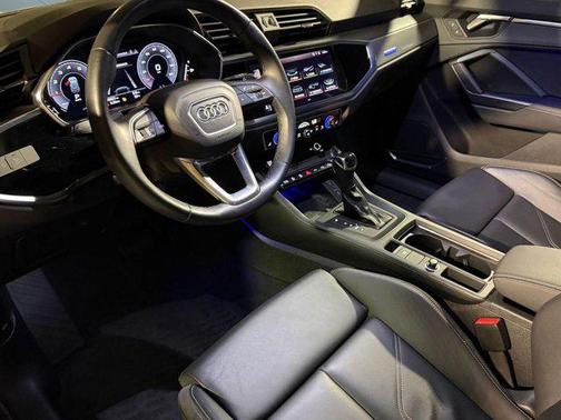 Glacier White Metallic 2021 Audi Q3 45 S line Premium Plus